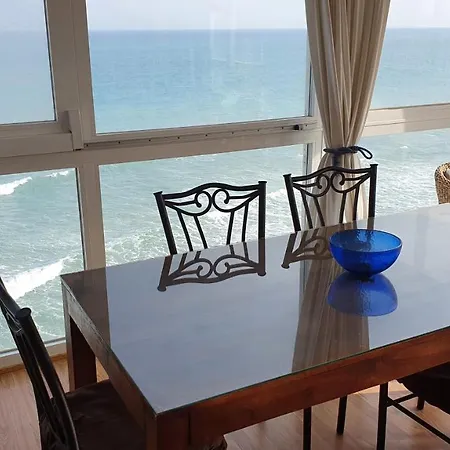 Apartment Sobre Olas Del Mar